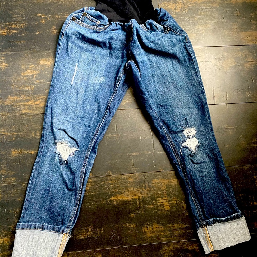 Cropped Postpartum Distressed Jeans